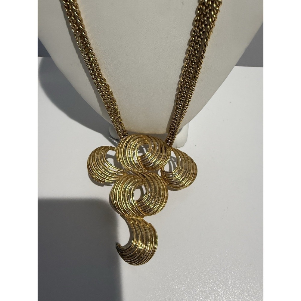 Vtg Gold Tone Statement Swirl‎ Pendent Necklace Youghlani Youghlr ? 25"